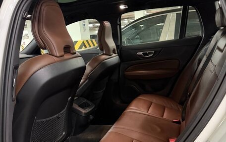 Volvo V60 Cross Country II, 2020 год, 3 800 000 рублей, 18 фотография