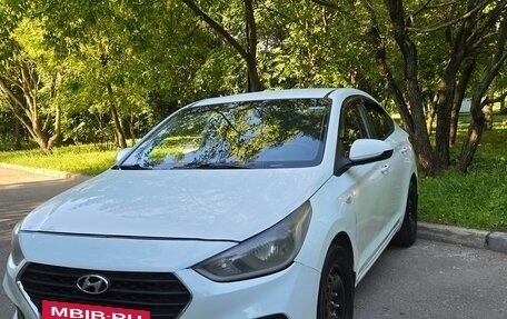 Hyundai Solaris II рестайлинг, 2018 год, 685 000 рублей, 3 фотография