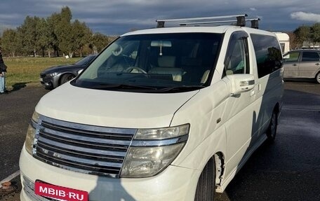 Nissan Elgrand III, 2003 год, 1 050 000 рублей, 2 фотография