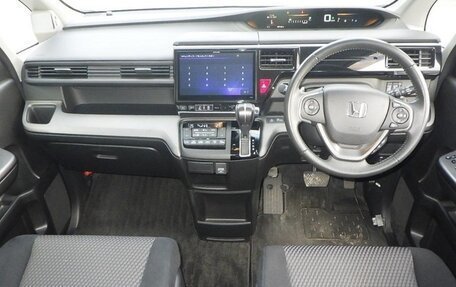 Honda Stepwgn IV, 2016 год, 1 690 133 рублей, 5 фотография