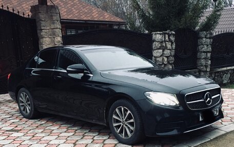 Mercedes-Benz E-Класс, 2018 год, 2 000 000 рублей, 5 фотография