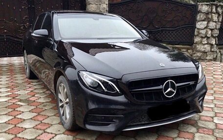 Mercedes-Benz E-Класс, 2018 год, 2 000 000 рублей, 7 фотография