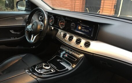 Mercedes-Benz E-Класс, 2018 год, 2 000 000 рублей, 19 фотография