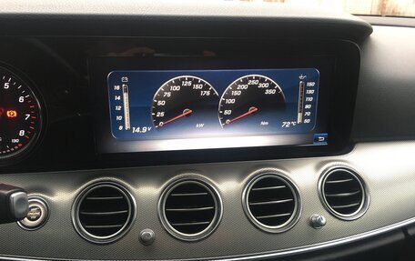 Mercedes-Benz E-Класс, 2018 год, 2 000 000 рублей, 25 фотография