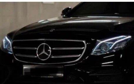 Mercedes-Benz E-Класс, 2018 год, 2 000 000 рублей, 33 фотография