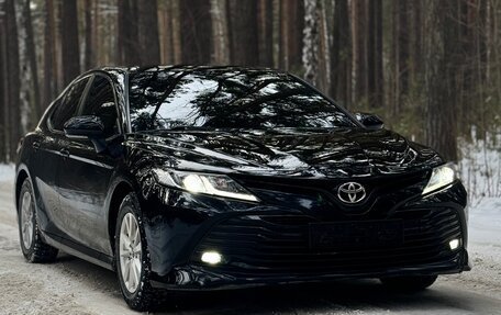 Toyota Camry, 2019 год, 2 300 000 рублей, 2 фотография