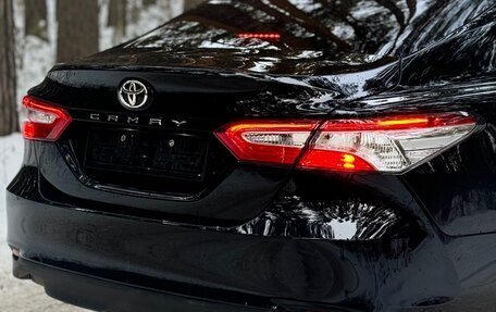 Toyota Camry, 2019 год, 2 300 000 рублей, 7 фотография