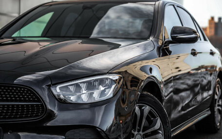 Mercedes-Benz E-Класс, 2021 год, 3 999 000 рублей, 2 фотография