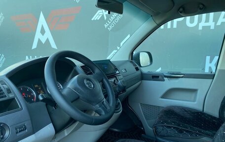 Volkswagen Caravelle T5, 2013 год, 1 950 000 рублей, 12 фотография