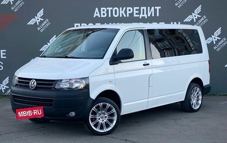 Volkswagen Caravelle T5, 2013 год, 1 950 000 рублей, 3 фотография