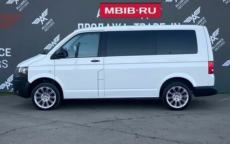 Volkswagen Caravelle T5, 2013 год, 1 950 000 рублей, 4 фотография