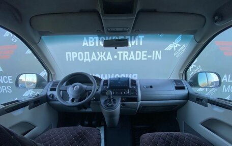 Volkswagen Caravelle T5, 2013 год, 1 950 000 рублей, 15 фотография