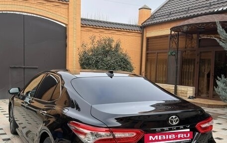 Toyota Camry, 2023 год, 3 955 000 рублей, 2 фотография