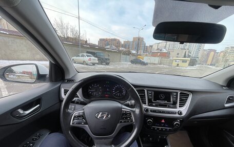 Hyundai Solaris II рестайлинг, 2020 год, 1 000 000 рублей, 12 фотография