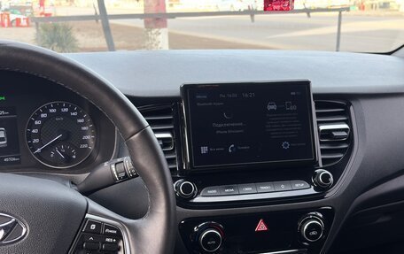 Hyundai Solaris II рестайлинг, 2021 год, 1 600 000 рублей, 3 фотография