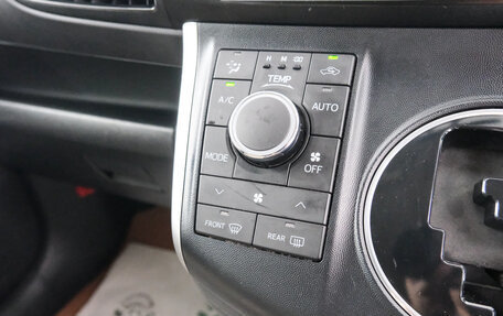 Toyota Wish II, 2010 год, 1 179 000 рублей, 16 фотография