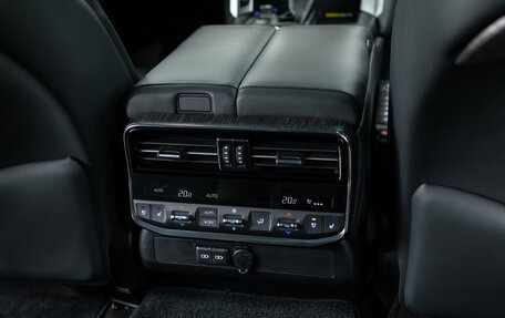 Toyota Land Cruiser, 2021 год, 9 990 000 рублей, 29 фотография