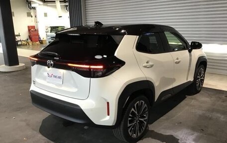 Toyota Yaris Cross, 2022 год, 1 572 000 рублей, 8 фотография