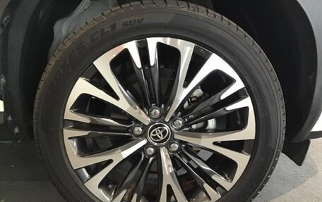 Toyota Yaris Cross, 2022 год, 1 572 000 рублей, 15 фотография