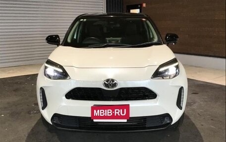 Toyota Yaris Cross, 2022 год, 1 572 000 рублей, 3 фотография