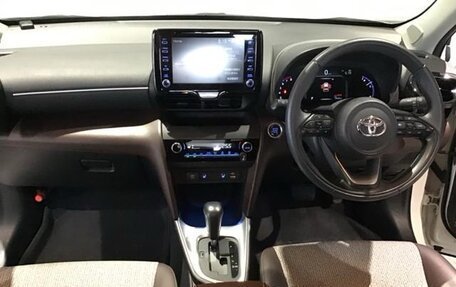 Toyota Yaris Cross, 2022 год, 1 572 000 рублей, 17 фотография