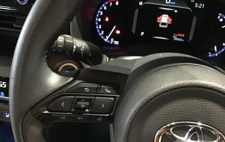 Toyota Yaris Cross, 2022 год, 1 572 000 рублей, 21 фотография