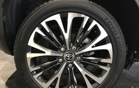 Toyota Yaris Cross, 2022 год, 1 572 000 рублей, 16 фотография