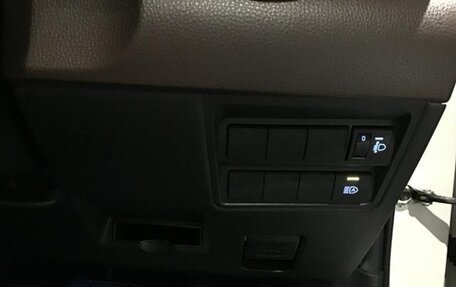 Toyota Yaris Cross, 2022 год, 1 572 000 рублей, 27 фотография