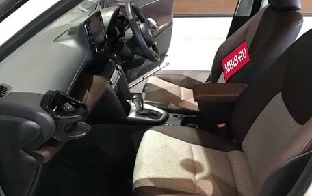 Toyota Yaris Cross, 2022 год, 1 572 000 рублей, 18 фотография