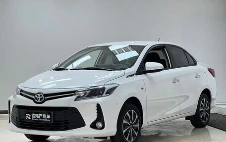 Toyota Vios III, 2022 год, 1 350 000 рублей, 1 фотография