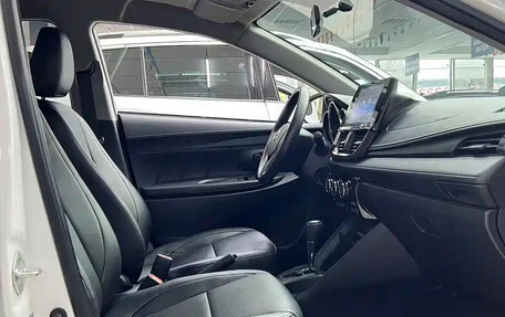 Toyota Vios III, 2022 год, 1 350 000 рублей, 17 фотография