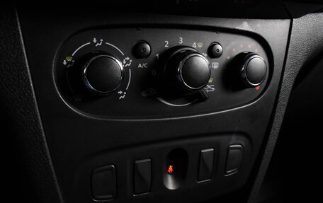 Renault Logan II, 2020 год, 749 000 рублей, 12 фотография