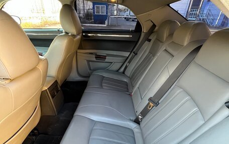 Chrysler 300C II, 2006 год, 999 990 рублей, 17 фотография