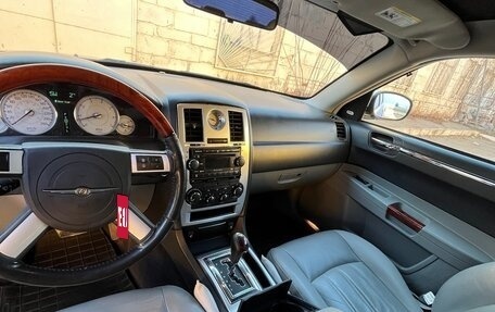 Chrysler 300C II, 2006 год, 999 990 рублей, 15 фотография