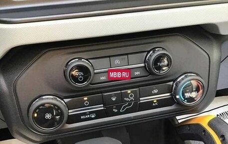 Ford Bronco, 2024 год, 6 800 000 рублей, 13 фотография