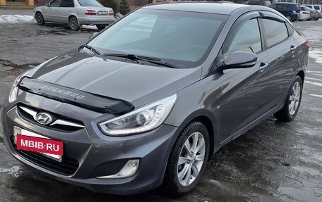 Hyundai Solaris II рестайлинг, 2013 год, 680 000 рублей, 2 фотография