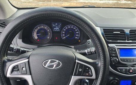 Hyundai Solaris II рестайлинг, 2013 год, 680 000 рублей, 18 фотография