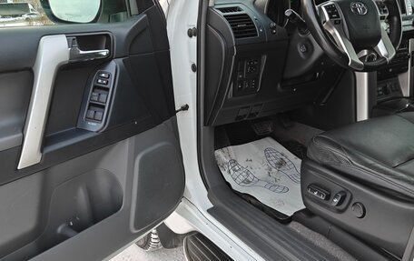 Toyota Land Cruiser Prado 150 рестайлинг 2, 2013 год, 2 500 000 рублей, 8 фотография