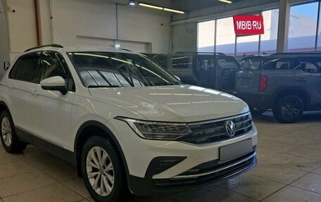 Volkswagen Tiguan II, 2021 год, 2 599 000 рублей, 4 фотография