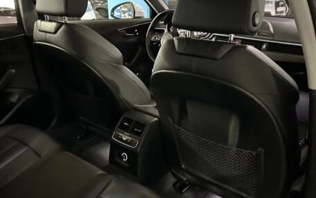 Audi A4, 2018 год, 3 000 000 рублей, 16 фотография