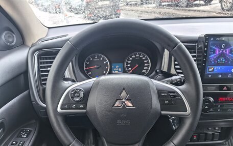 Mitsubishi Outlander III рестайлинг 3, 2018 год, 1 450 000 рублей, 7 фотография