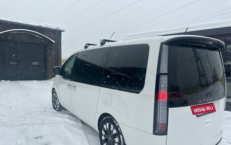 Hyundai Staria, 2022 год, 6 200 000 рублей, 8 фотография