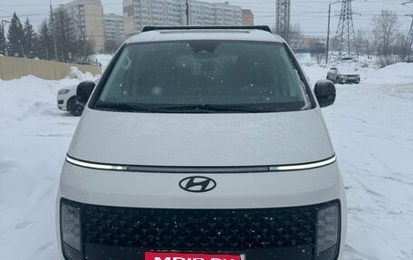 Hyundai Staria, 2022 год, 6 200 000 рублей, 2 фотография