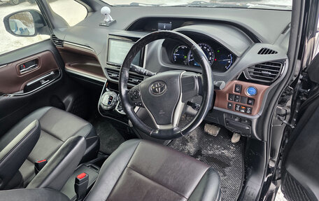 Toyota Esquire I, 2017 год, 2 600 000 рублей, 8 фотография