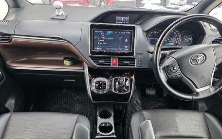 Toyota Esquire I, 2017 год, 2 600 000 рублей, 4 фотография