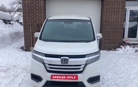 Honda Stepwgn IV, 2020 год, 2 150 000 рублей, 1 фотография