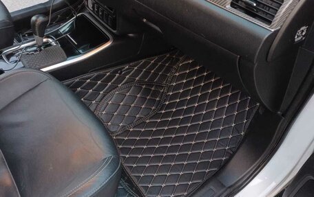 Mitsubishi Outlander III рестайлинг 3, 2019 год, 2 350 000 рублей, 5 фотография