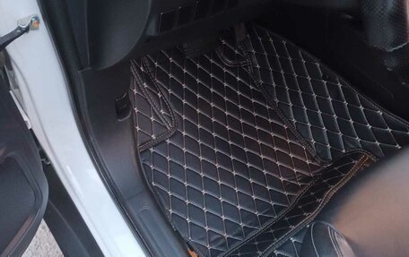 Mitsubishi Outlander III рестайлинг 3, 2019 год, 2 350 000 рублей, 7 фотография