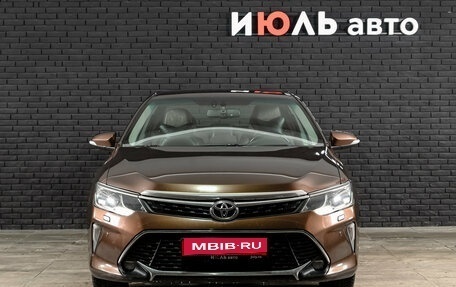 Toyota Camry, 2017 год, 2 210 000 рублей, 2 фотография