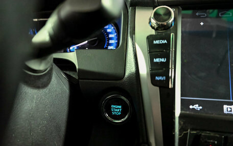 Toyota Camry, 2017 год, 2 210 000 рублей, 14 фотография